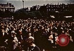 Immagine di V-e celebrazione della festa Teatro europeo, 1945, secondo 62 filmato di repertorio 65675072731