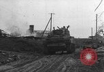 Immagine di Sherman M-4 serbatoi Grosshau Germania, 1944, secondo 4 filmato di repertorio 65675072755