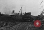 Immagine di Sherman M-4 serbatoi Grosshau Germania, 1944, secondo 6 filmato di repertorio 65675072755