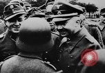 Immagine di Heinrich Himmler con Karl-Gustav Sauberzweig Neuhammer Germania, 1943, secondo 11 filmato di repertorio 65675072797