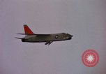 Immagine di F-8D Crusader degli aerei da caccia Point Mugu California USA, 1963, secondo 5 filmato di repertorio 65675072809