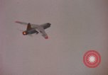 Immagine di F-8D Crusader degli aerei da caccia Point Mugu California USA, 1963, secondo 14 filmato di repertorio 65675072809