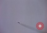 Immagine di F-8D Crusader degli aerei da caccia Point Mugu California USA, 1963, secondo 20 filmato di repertorio 65675072809