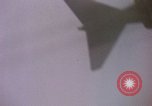 Immagine di F-8D Crusader degli aerei da caccia Point Mugu California USA, 1963, secondo 32 filmato di repertorio 65675072809
