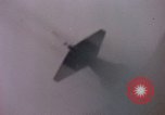 Immagine di F-8D Crusader degli aerei da caccia Point Mugu California USA, 1963, secondo 34 filmato di repertorio 65675072809