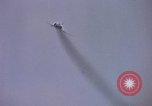 Immagine di F-8D Crusader degli aerei da caccia Point Mugu California USA, 1963, secondo 39 filmato di repertorio 65675072809
