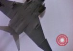 Immagine di F-8D Crusader degli aerei da caccia Point Mugu California USA, 1963, secondo 47 filmato di repertorio 65675072809