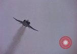 Immagine di F-8D Crusader degli aerei da caccia Point Mugu California USA, 1963, secondo 56 filmato di repertorio 65675072809