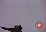 Immagine di F-8D Crusader degli aerei da caccia Point Mugu California USA, 1963, secondo 59 filmato di repertorio 65675072809