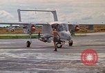Image poneys noir Vietnam, 1971, de la seconde 18 séquences d'archives historiques vidéo 65675072818