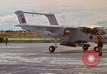 Image poneys noir Vietnam, 1971, de la seconde 23 séquences d'archives historiques vidéo 65675072818