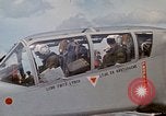 Image poneys noir Vietnam, 1971, de la seconde 33 séquences d'archives historiques vidéo 65675072818