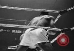 Standbild Golden Glove-Box Turnier 1941 New York United States USA, 1941, aus Sekunde 17 historischem Filmmaterial Videoclip 65675072849