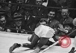 Standbild Golden Glove-Box Turnier 1941 New York United States USA, 1941, aus Sekunde 31 historischem Filmmaterial Videoclip 65675072849