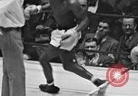 Standbild Golden Glove-Box Turnier 1941 New York United States USA, 1941, aus Sekunde 32 historischem Filmmaterial Videoclip 65675072849