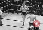 Standbild Golden Glove-Box Turnier 1941 New York United States USA, 1941, aus Sekunde 58 historischem Filmmaterial Videoclip 65675072849