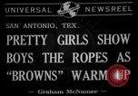 Immagine di Cleveland Browns San Antonio Texas USA, 1941, secondo 7 filmato di repertorio 65675072852