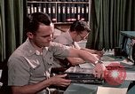 Standbild NORAD bekämpfen Betrieb 1970 s Colorado Springs Colorado USA, 1972, aus Sekunde 5 historischem Filmmaterial Videoclip 65675072878