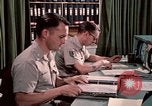 Standbild NORAD bekämpfen Betrieb 1970 s Colorado Springs Colorado USA, 1972, aus Sekunde 8 historischem Filmmaterial Videoclip 65675072878