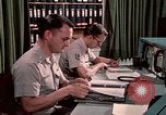 Standbild NORAD bekämpfen Betrieb 1970 s Colorado Springs Colorado USA, 1972, aus Sekunde 22 historischem Filmmaterial Videoclip 65675072878