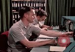 Standbild NORAD bekämpfen Betrieb 1970 s Colorado Springs Colorado USA, 1972, aus Sekunde 26 historischem Filmmaterial Videoclip 65675072878