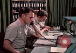 Standbild NORAD bekämpfen Betrieb 1970 s Colorado Springs Colorado USA, 1972, aus Sekunde 28 historischem Filmmaterial Videoclip 65675072878