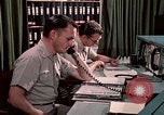 Standbild NORAD bekämpfen Betrieb 1970 s Colorado Springs Colorado USA, 1972, aus Sekunde 31 historischem Filmmaterial Videoclip 65675072878