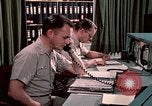 Standbild NORAD bekämpfen Betrieb 1970 s Colorado Springs Colorado USA, 1972, aus Sekunde 36 historischem Filmmaterial Videoclip 65675072878
