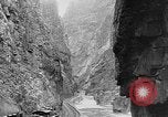 Standbild Rocky Mountains Rocky Mountains United States USA, 1922, aus Sekunde 39 historischem Filmmaterial Videoclip 65675072885