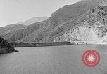Standbild Gold panning Leadville Colorado USA, 1922, aus Sekunde 34 historischem Filmmaterial Videoclip 65675072890