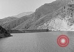 Standbild Gold panning Leadville Colorado USA, 1922, aus Sekunde 36 historischem Filmmaterial Videoclip 65675072890