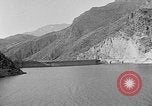 Standbild Gold panning Leadville Colorado USA, 1922, aus Sekunde 37 historischem Filmmaterial Videoclip 65675072890