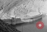 Standbild Gold panning Leadville Colorado USA, 1922, aus Sekunde 39 historischem Filmmaterial Videoclip 65675072890