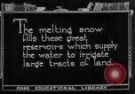 Standbild Gold panning Leadville Colorado USA, 1922, aus Sekunde 53 historischem Filmmaterial Videoclip 65675072890