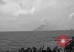 Immagine di La masterizzazione di USS Princeton visto da di USS Essex Oceano Pacifico, 1944, secondo 5 filmato di repertorio 65675072895