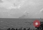 Immagine di La masterizzazione di USS Princeton visto da di USS Essex Oceano Pacifico, 1944, secondo 17 filmato di repertorio 65675072895