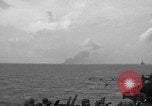 Immagine di La masterizzazione di USS Princeton visto da di USS Essex Oceano Pacifico, 1944, secondo 18 filmato di repertorio 65675072895