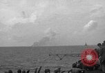 Immagine di La masterizzazione di USS Princeton visto da di USS Essex Oceano Pacifico, 1944, secondo 25 filmato di repertorio 65675072895