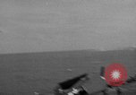 Immagine di La masterizzazione di USS Princeton visto da di USS Essex Oceano Pacifico, 1944, secondo 31 filmato di repertorio 65675072895