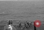 Immagine di La masterizzazione di USS Princeton visto da di USS Essex Oceano Pacifico, 1944, secondo 55 filmato di repertorio 65675072895