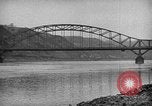 Immagine di Ludendorff Bridge Remagen Germania, 1945, secondo 7 filmato di repertorio 65675072903