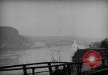 Immagine di Ludendorff Bridge Remagen Germania, 1945, secondo 25 filmato di repertorio 65675072903
