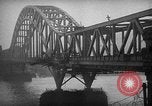 Immagine di Ludendorff Bridge Remagen Germania, 1945, secondo 48 filmato di repertorio 65675072903