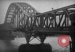 Immagine di Ludendorff Bridge Remagen Germania, 1945, secondo 49 filmato di repertorio 65675072903