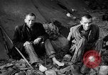 Image atrocité victimes Allemagne, 1945, de la seconde 10 séquences d'archives historiques vidéo 65675072906