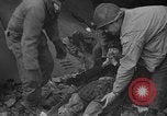 Image atrocité victimes Allemagne, 1945, de la seconde 18 séquences d'archives historiques vidéo 65675072906