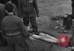 Image atrocité victimes Allemagne, 1945, de la seconde 27 séquences d'archives historiques vidéo 65675072906