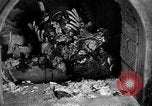 Standbild Konzentrationslager Buchenwald Deutschland, 1945, aus Sekunde 5 historischem Filmmaterial Videoclip 65675072908