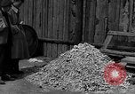 Standbild Konzentrationslager Buchenwald Deutschland, 1945, aus Sekunde 16 historischem Filmmaterial Videoclip 65675072908