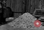 Standbild Konzentrationslager Buchenwald Deutschland, 1945, aus Sekunde 17 historischem Filmmaterial Videoclip 65675072908